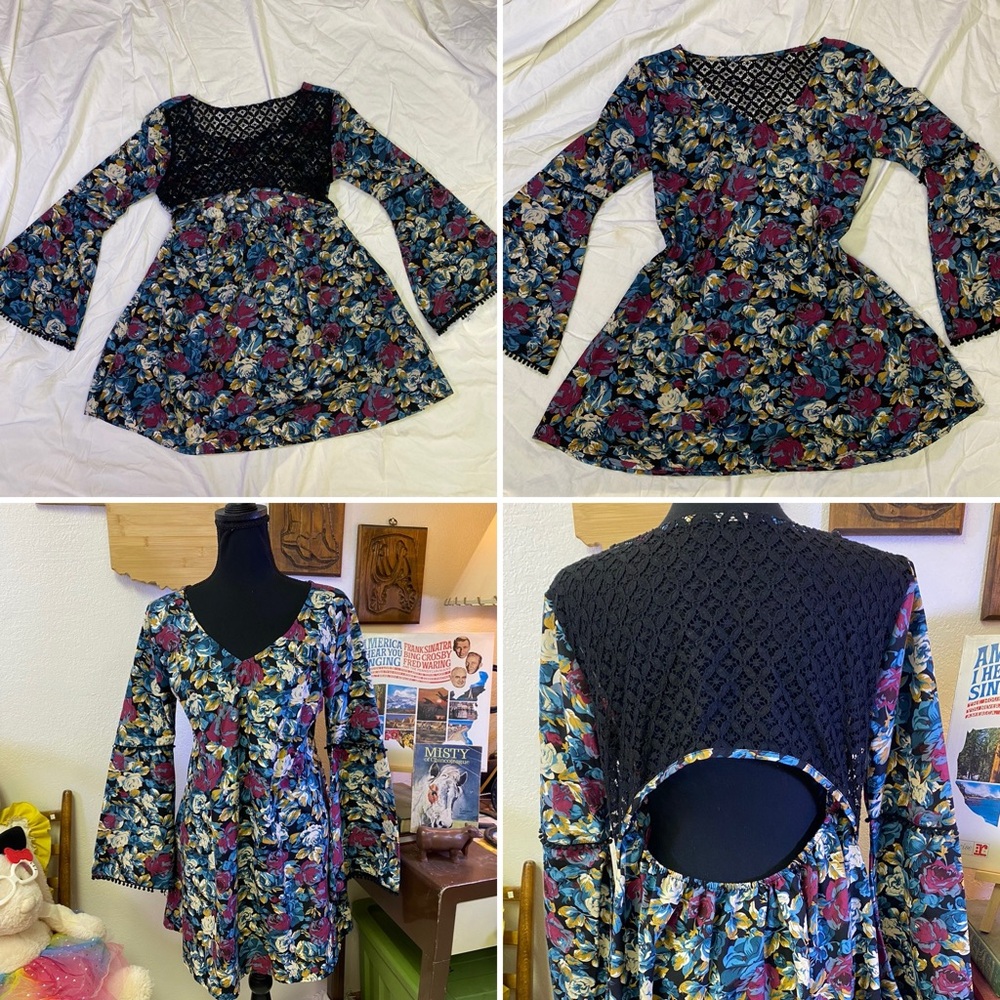 Floral Bell Sleeve Tunic Dress Boho Hippie Feminine Pompom Hem Peekaboo Back MED